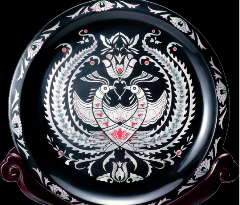 <b>漆器银杯也不破例可以说是值得让魔域玩家收藏的匠心臻品了</b>